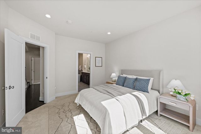 6662 EAMES WAY, Bethesda, MD 20817