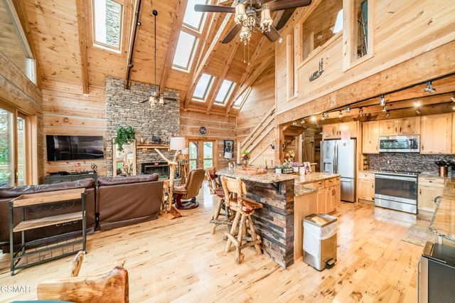 3309 Lonesome Pine Way, Sevierville, TN 37862