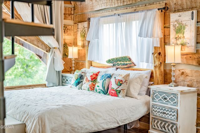 3309 Lonesome Pine Way, Sevierville, TN 37862