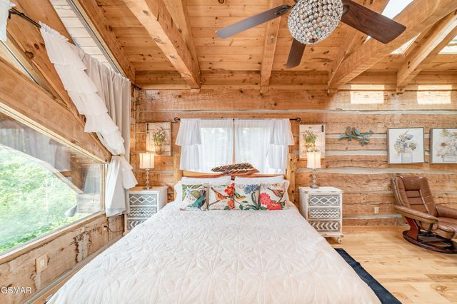 3309 Lonesome Pine Way, Sevierville, TN 37862