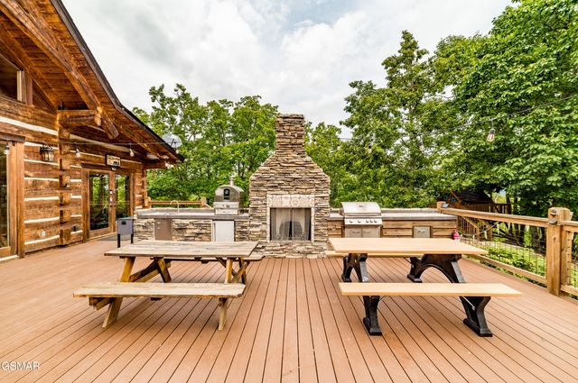 3309 Lonesome Pine Way, Sevierville, TN 37862