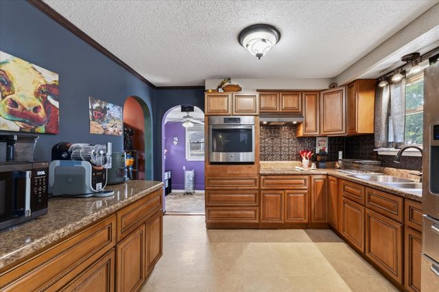 2404 Green Acres Dr, Clarksville, TN 37042