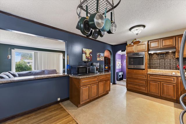 2404 Green Acres Dr, Clarksville, TN 37042