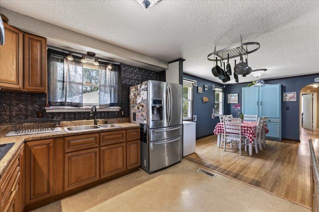 2404 Green Acres Dr, Clarksville, TN 37042