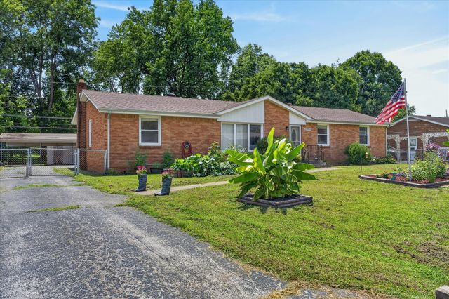 2404 Green Acres Dr, Clarksville, TN 37042