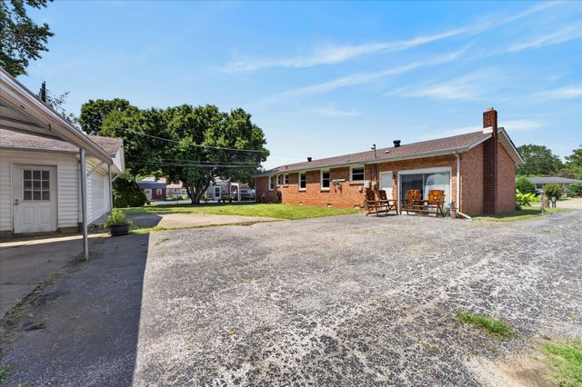2404 Green Acres Dr, Clarksville, TN 37042
