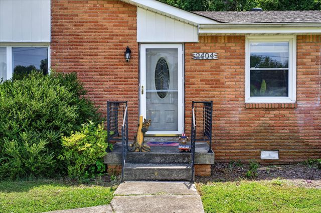 2404 Green Acres Dr, Clarksville, TN 37042