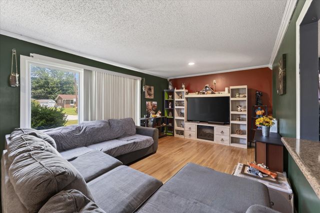 2404 Green Acres Dr, Clarksville, TN 37042