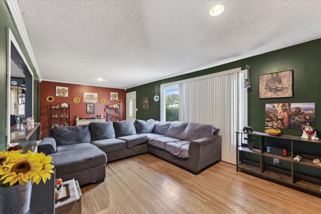 2404 Green Acres Dr, Clarksville, TN 37042