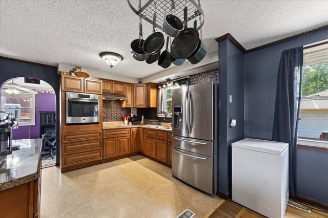2404 Green Acres Dr, Clarksville, TN 37042