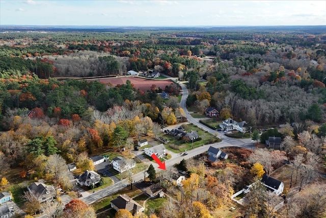 563 County Road, Rochester, MA 02576