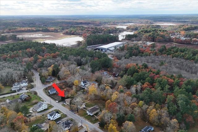 563 County Road, Rochester, MA 02576