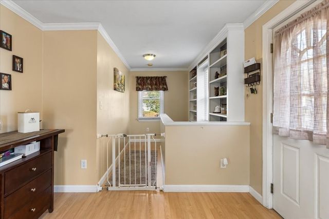 563 County Road, Rochester, MA 02576