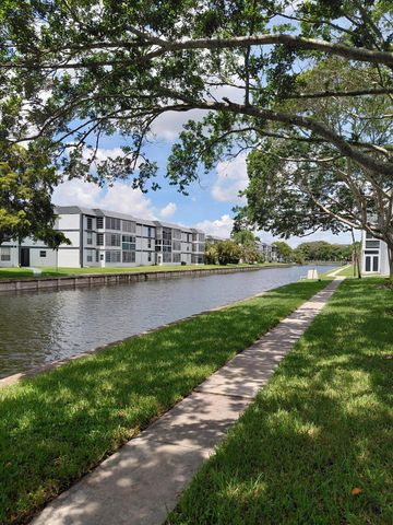 8350 SANDS POINT Boulevard 102E, Tamarac, FL 33321