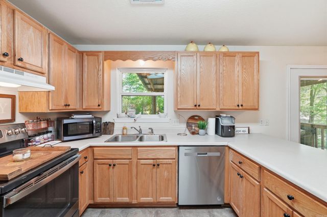 229 Adcock Rd, Hot Springs, AR 71913