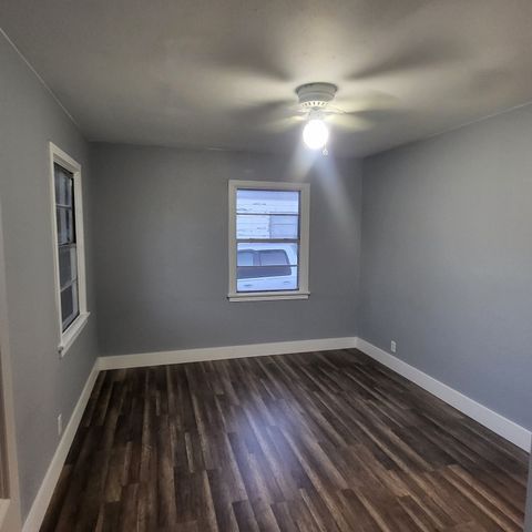 1933 Fort Worth Street, Grand Prairie, TX 75050