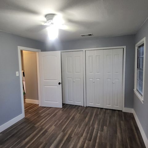 1933 Fort Worth Street, Grand Prairie, TX 75050