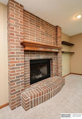 6009 S 158 Street, Omaha, NE 68135