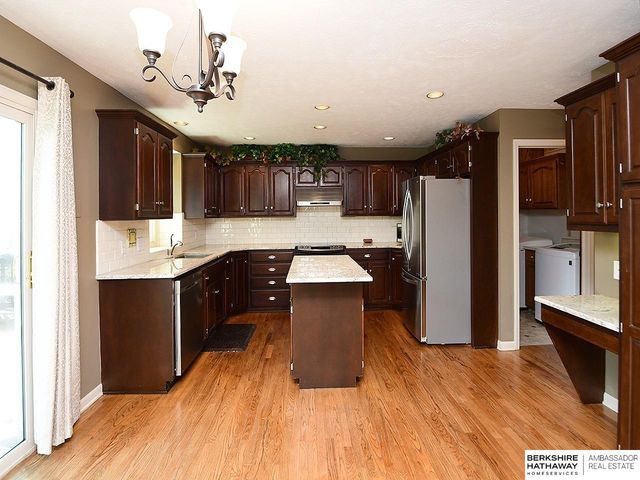 6009 S 158 Street, Omaha, NE 68135