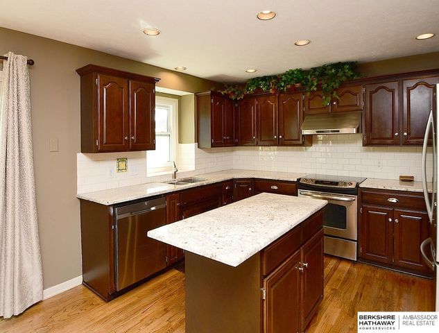 6009 S 158 Street, Omaha, NE 68135