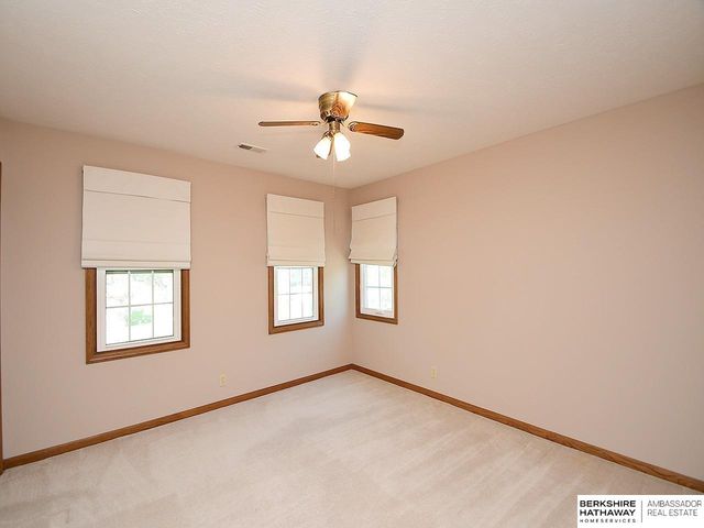 6009 S 158 Street, Omaha, NE 68135