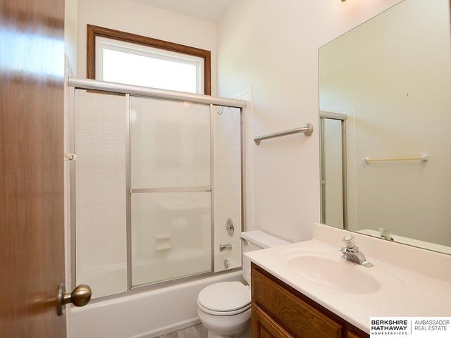 6009 S 158 Street, Omaha, NE 68135