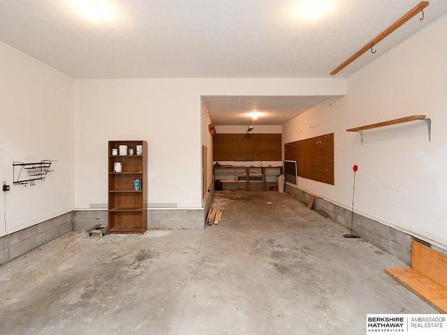 6009 S 158 Street, Omaha, NE 68135