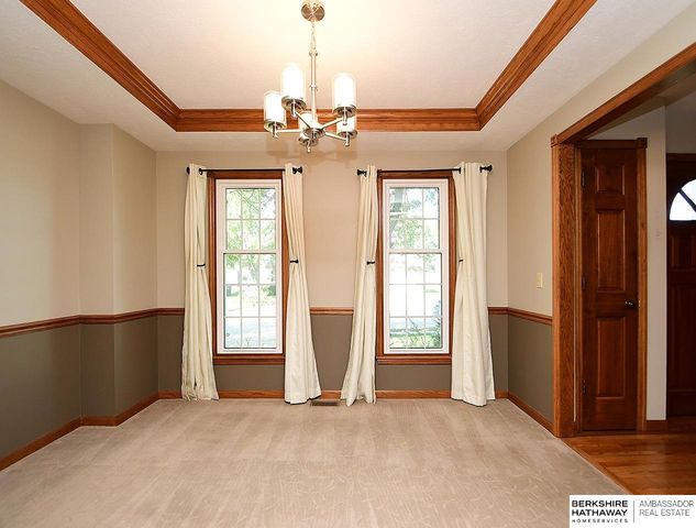 6009 S 158 Street, Omaha, NE 68135