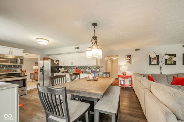 14758 Beacon Park Drive, Carmel, IN 46032