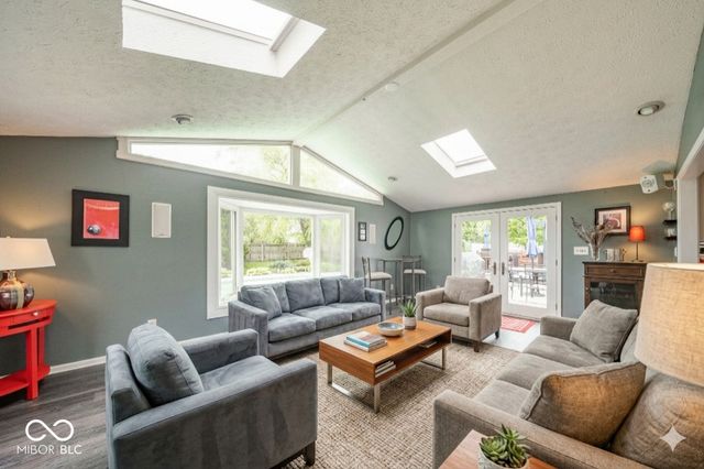 14758 Beacon Park Drive, Carmel, IN 46032