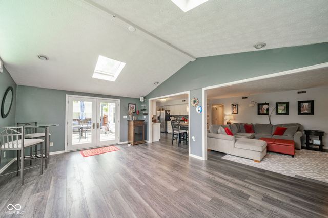 14758 Beacon Park Drive, Carmel, IN 46032