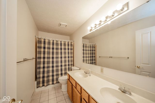 14758 Beacon Park Drive, Carmel, IN 46032