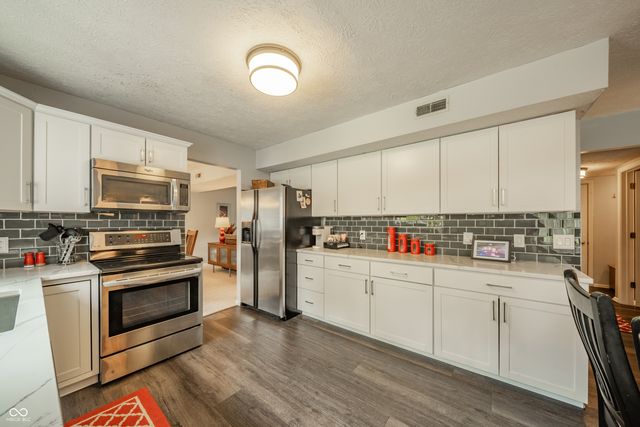 14758 Beacon Park Drive, Carmel, IN 46032