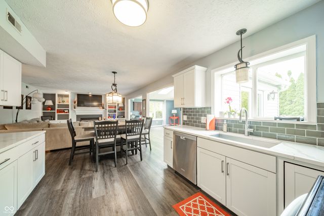 14758 Beacon Park Drive, Carmel, IN 46032