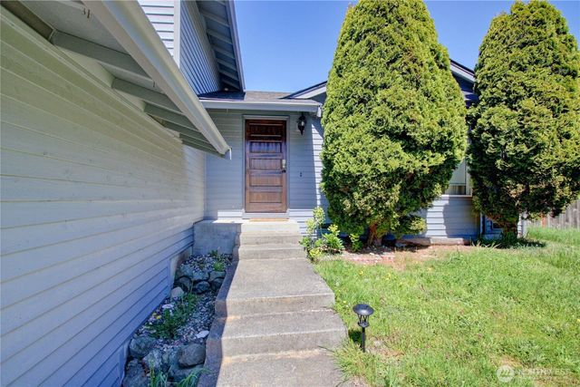 73 NW Roeder Drive, Oak Harbor, WA 98277
