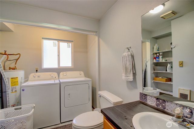 73 NW Roeder Drive, Oak Harbor, WA 98277