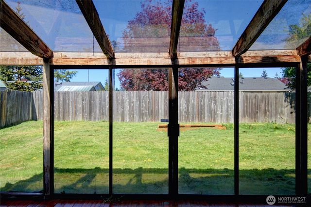 73 NW Roeder Drive, Oak Harbor, WA 98277