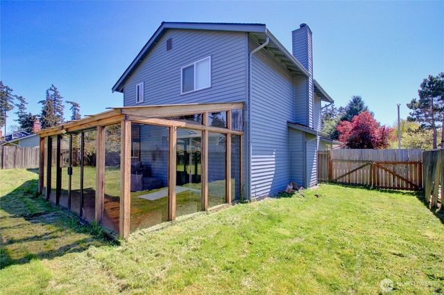 73 NW Roeder Drive, Oak Harbor, WA 98277