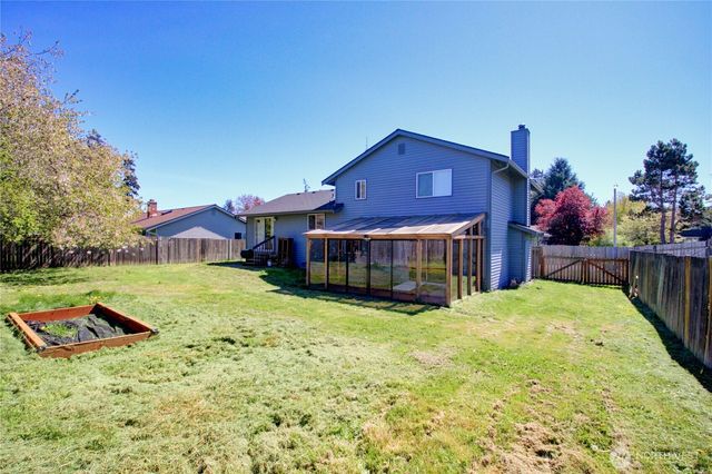 73 NW Roeder Drive, Oak Harbor, WA 98277