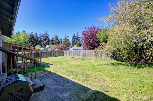 73 NW Roeder Drive, Oak Harbor, WA 98277
