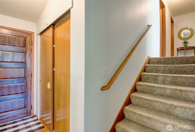 73 NW Roeder Drive, Oak Harbor, WA 98277