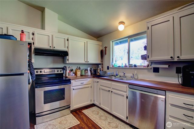 73 NW Roeder Drive, Oak Harbor, WA 98277