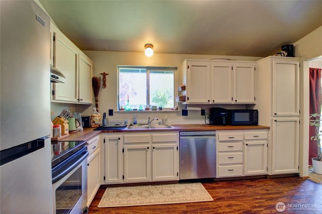 73 NW Roeder Drive, Oak Harbor, WA 98277