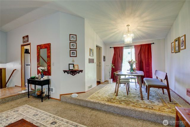 73 NW Roeder Drive, Oak Harbor, WA 98277
