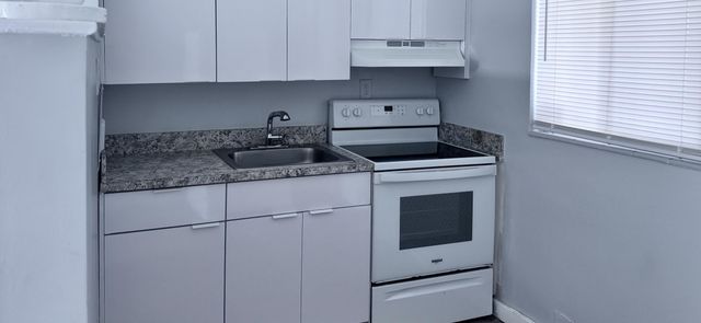 3932 SW 12TH Place 1-8, Fort Lauderdale, FL 33312