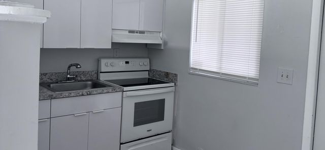 3932 SW 12TH Place 1-8, Fort Lauderdale, FL 33312