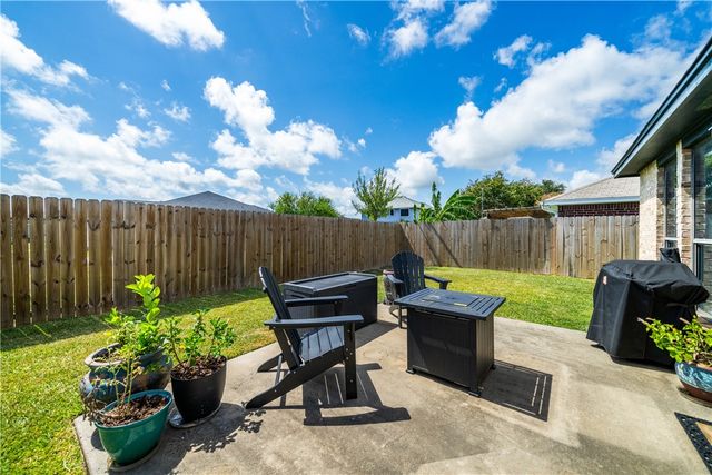 7806 Northwind Dr, Corpus Christi, TX 78414