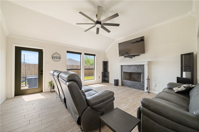 7806 Northwind Dr, Corpus Christi, TX 78414