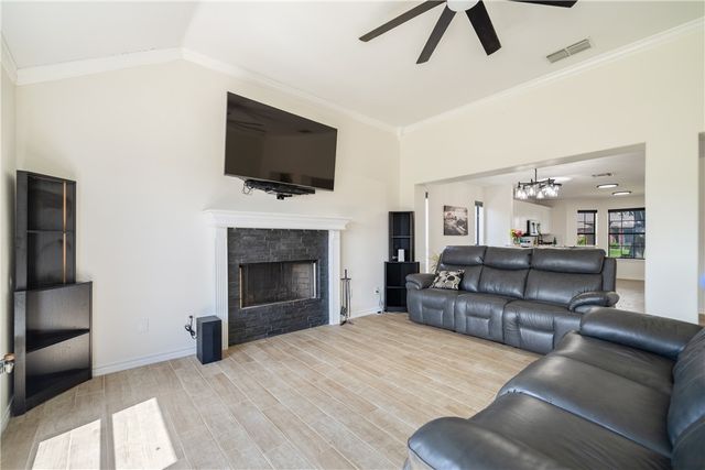 7806 Northwind Dr, Corpus Christi, TX 78414