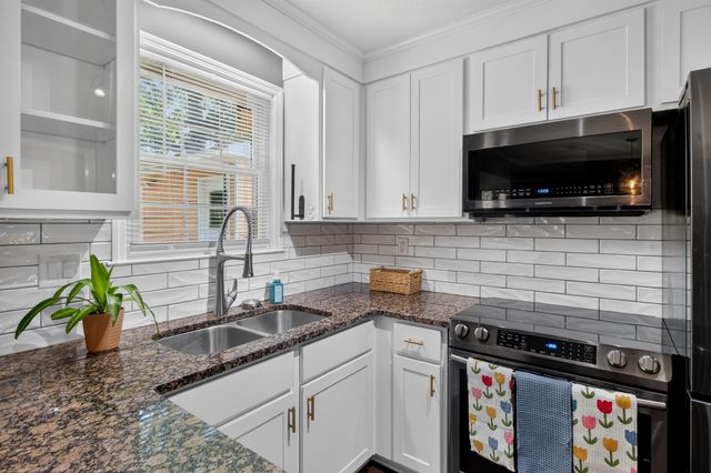 7730 Ovaldale Drive, North Charleston, SC 29418